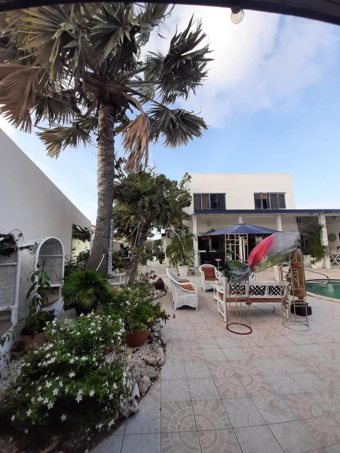 Palmita Hotel Hostel Oranjestad Exterior foto