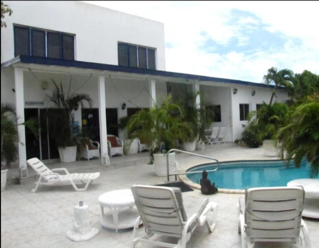 Palmita Hotel Hostel Oranjestad Exterior foto
